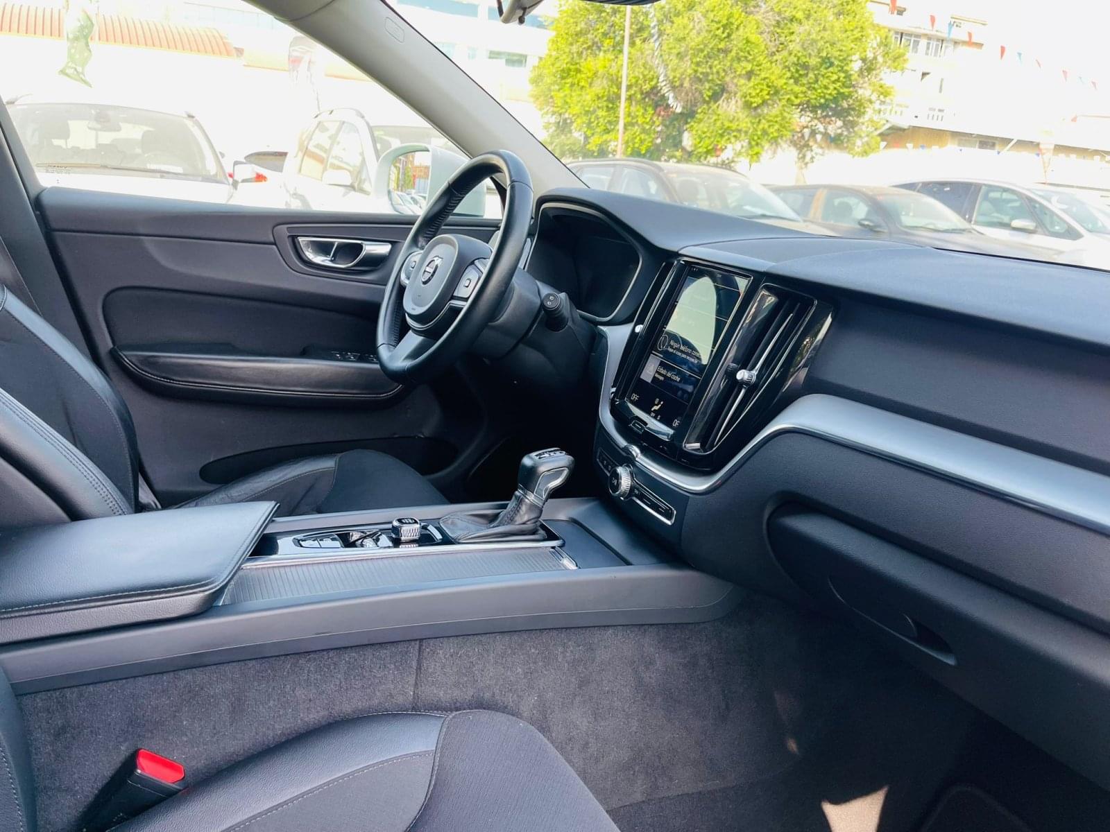 VOLVO XC60 2.0 190CV 19 