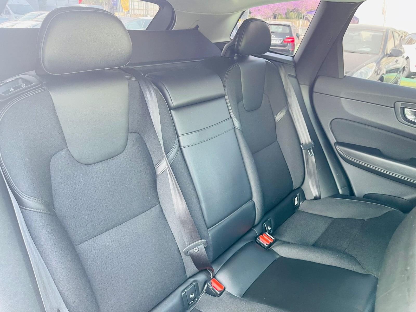 VOLVO XC60 2.0 190CV 24 