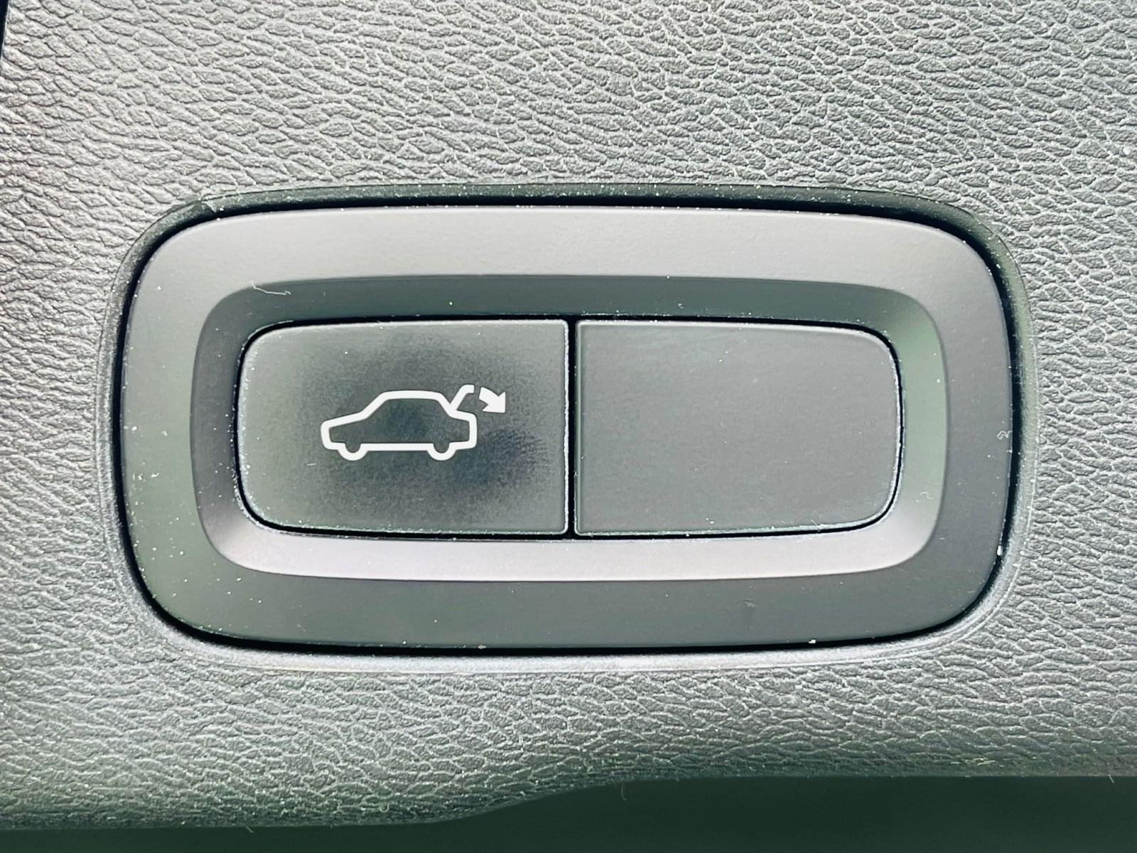 VOLVO XC60 2.0 190CV 23 