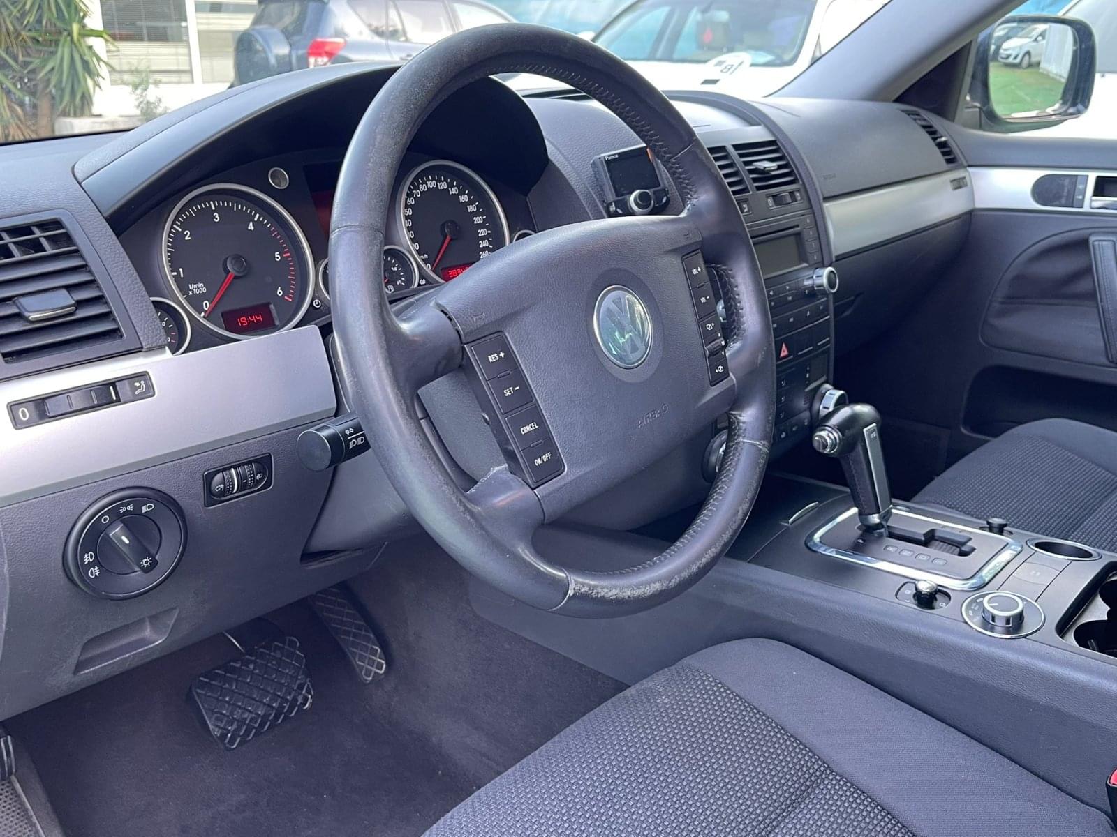 VOLKSWAGEN TOUAREG 2.5 193 8 