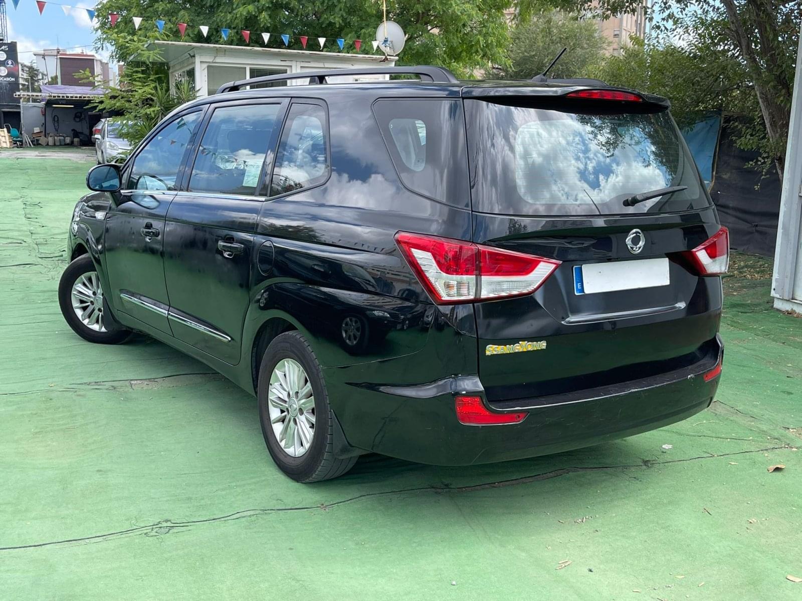 SSANGYONG RODIUS 2.2 178CV 23 