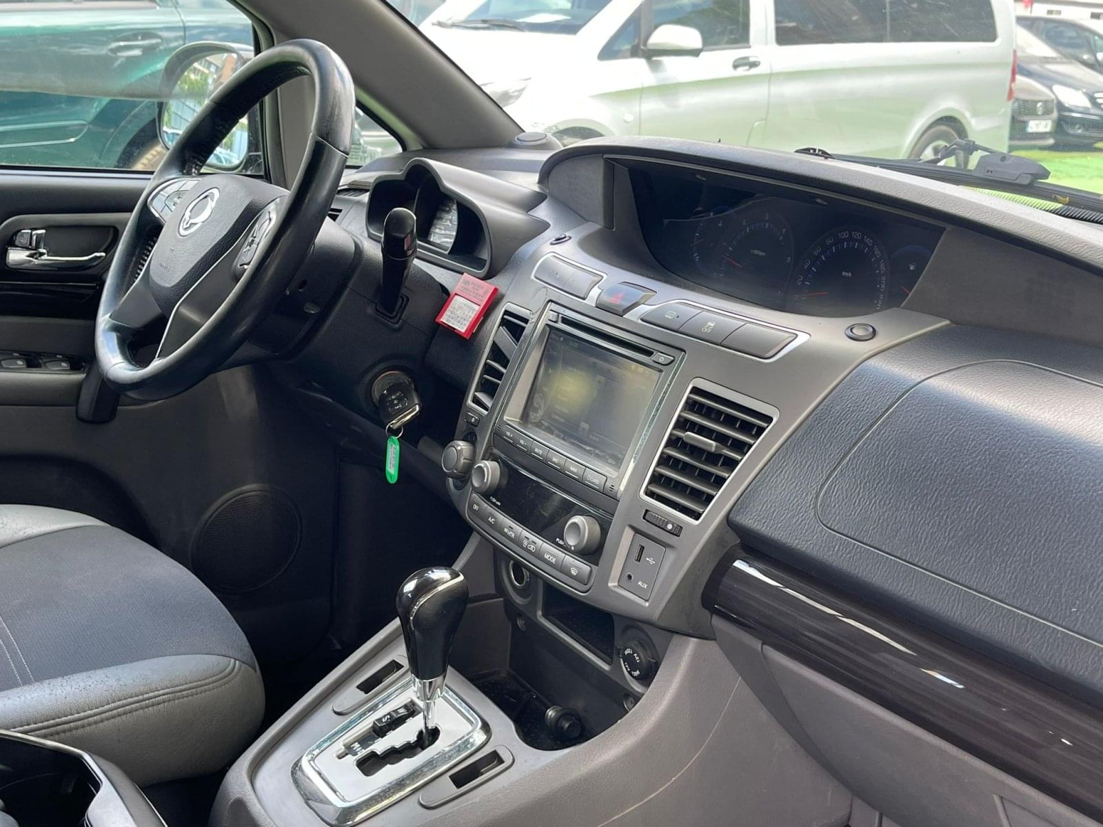 SSANGYONG RODIUS 2.2 178CV 16 