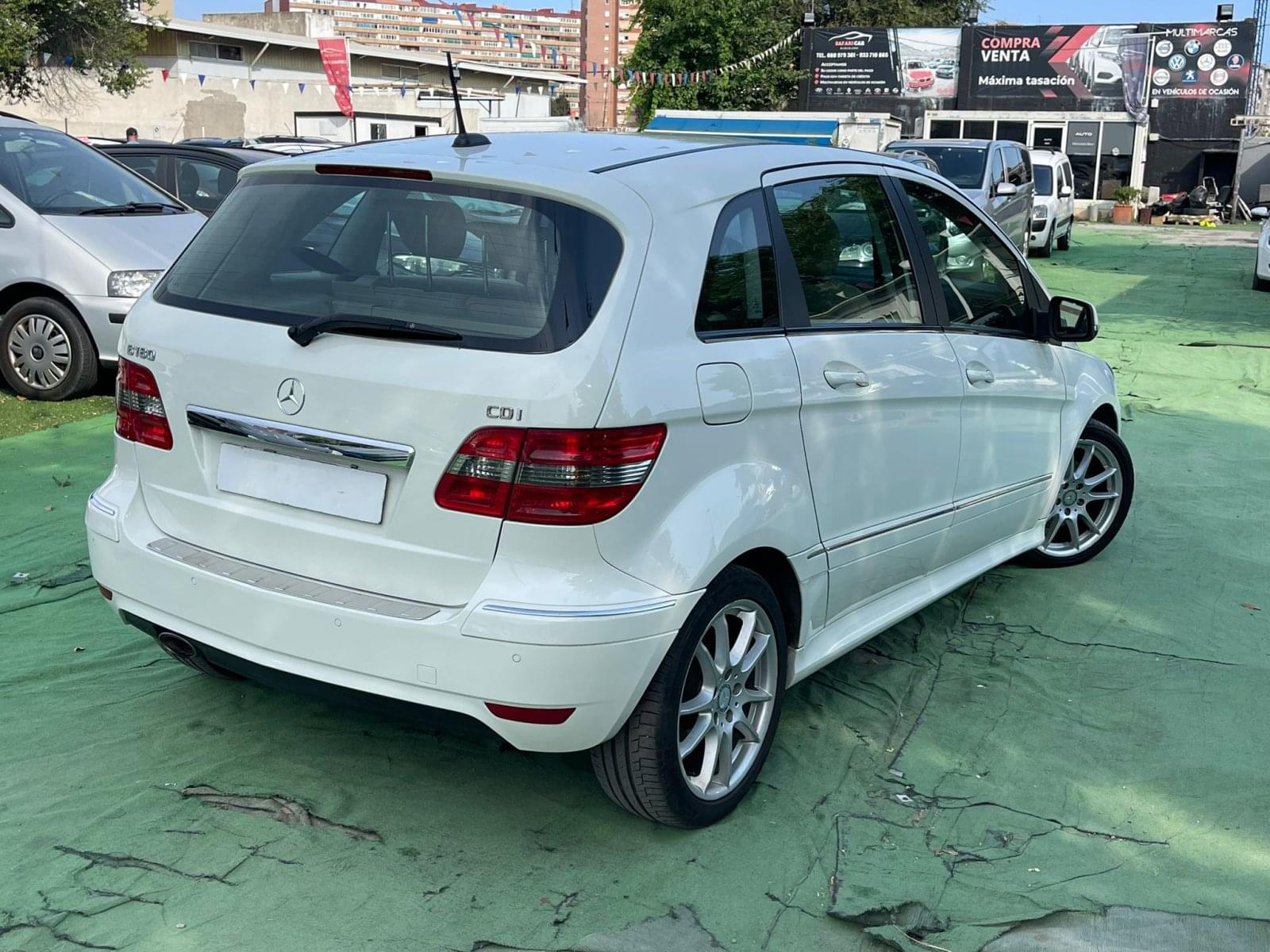 MERCEDES CLASE B 2.0 109CV 19 