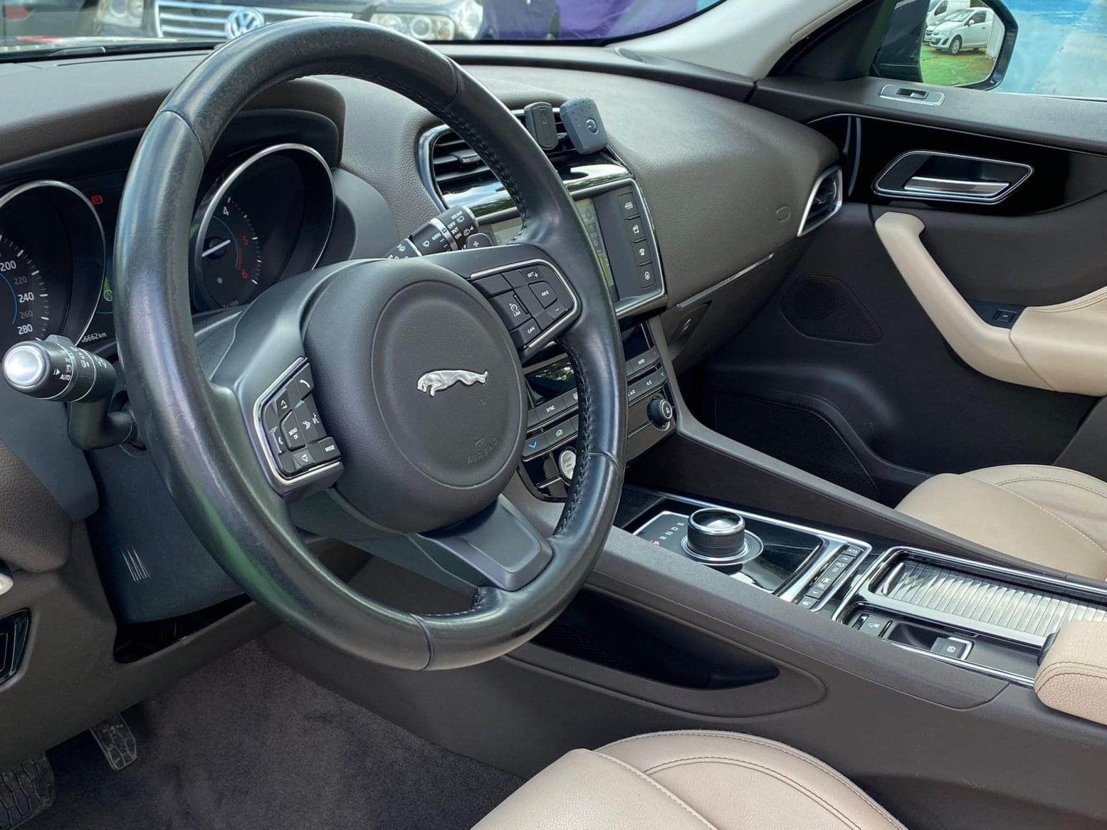 JAGUAR F-PACE 2.0 180CV 9 