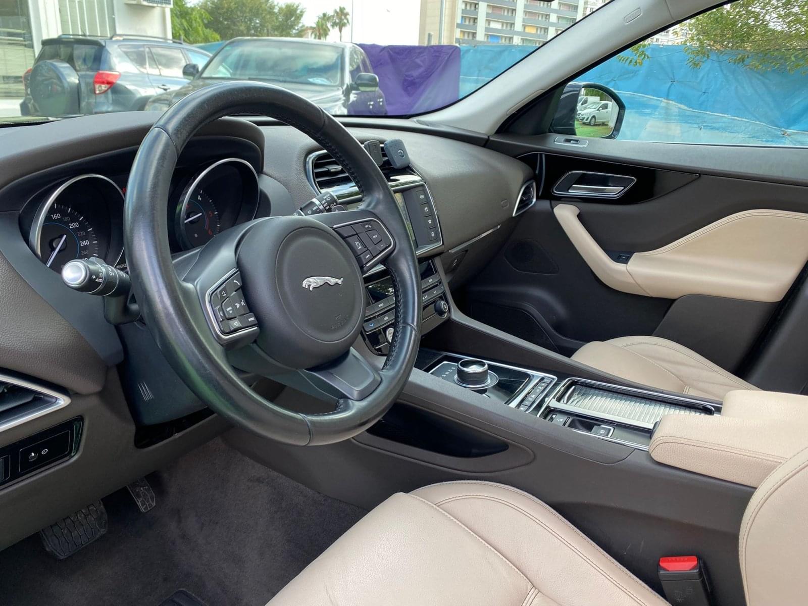 JAGUAR F-PACE 2.0 180CV 11 
