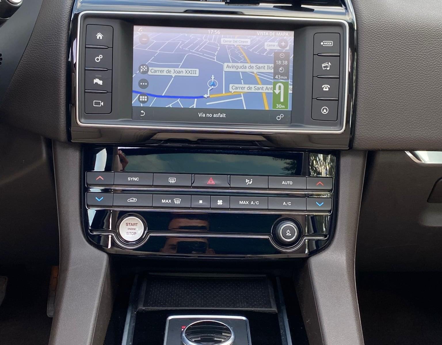 JAGUAR F-PACE 2.0 180CV 14 