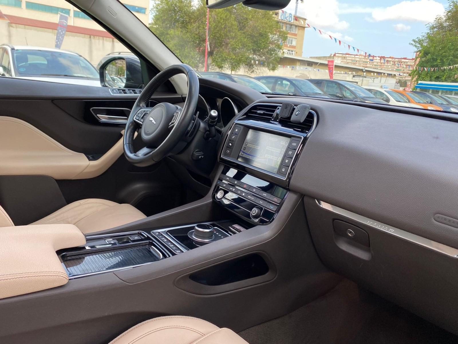 JAGUAR F-PACE 2.0 180CV 16 