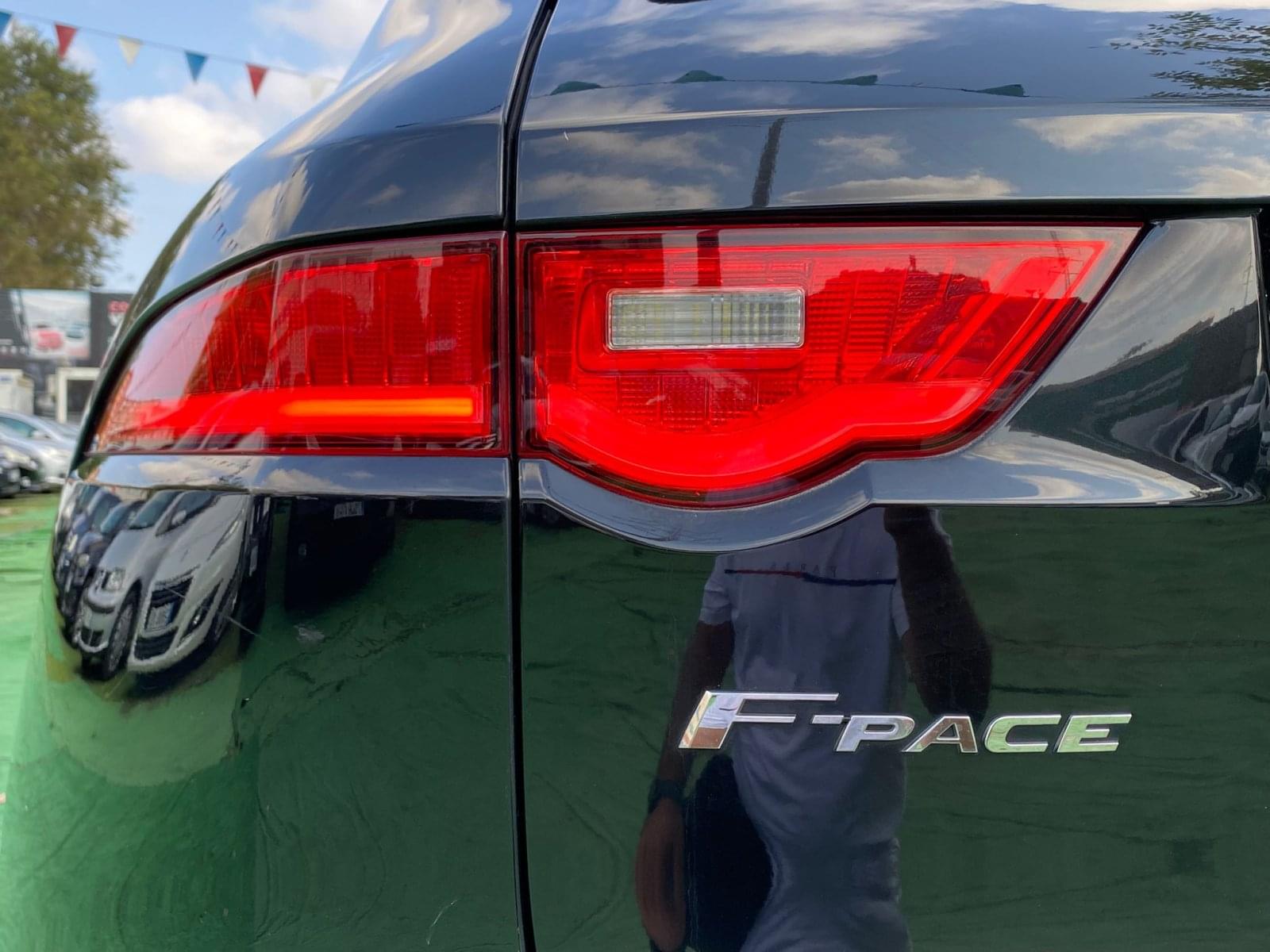 JAGUAR F-PACE 2.0 180CV 28 