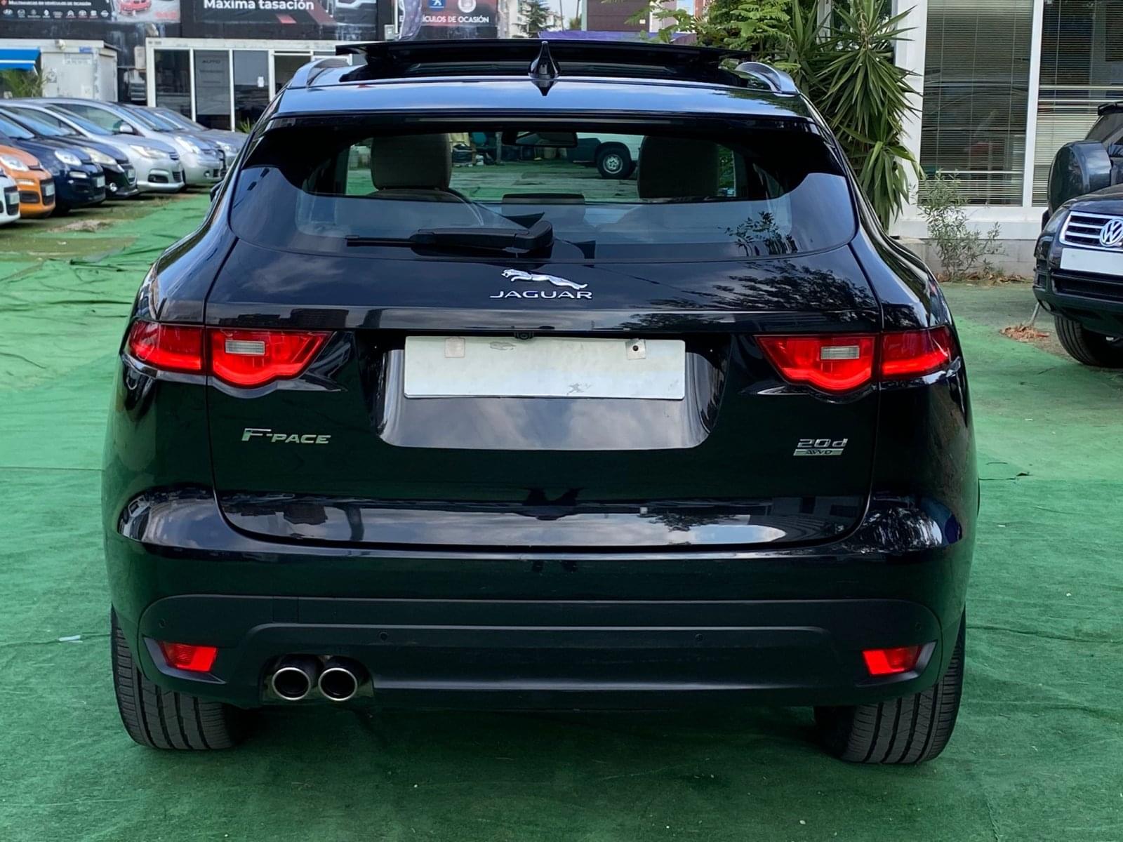 JAGUAR F-PACE 2.0 180CV 31 
