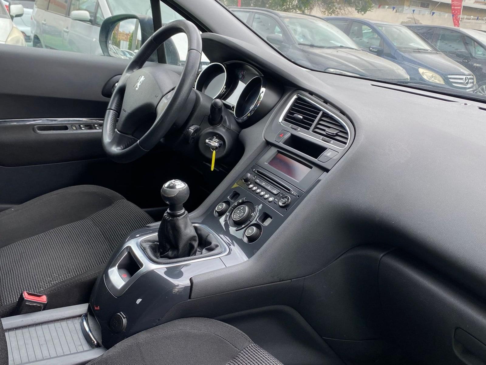 PEUGEOT 5008 1.6 156CV 10 