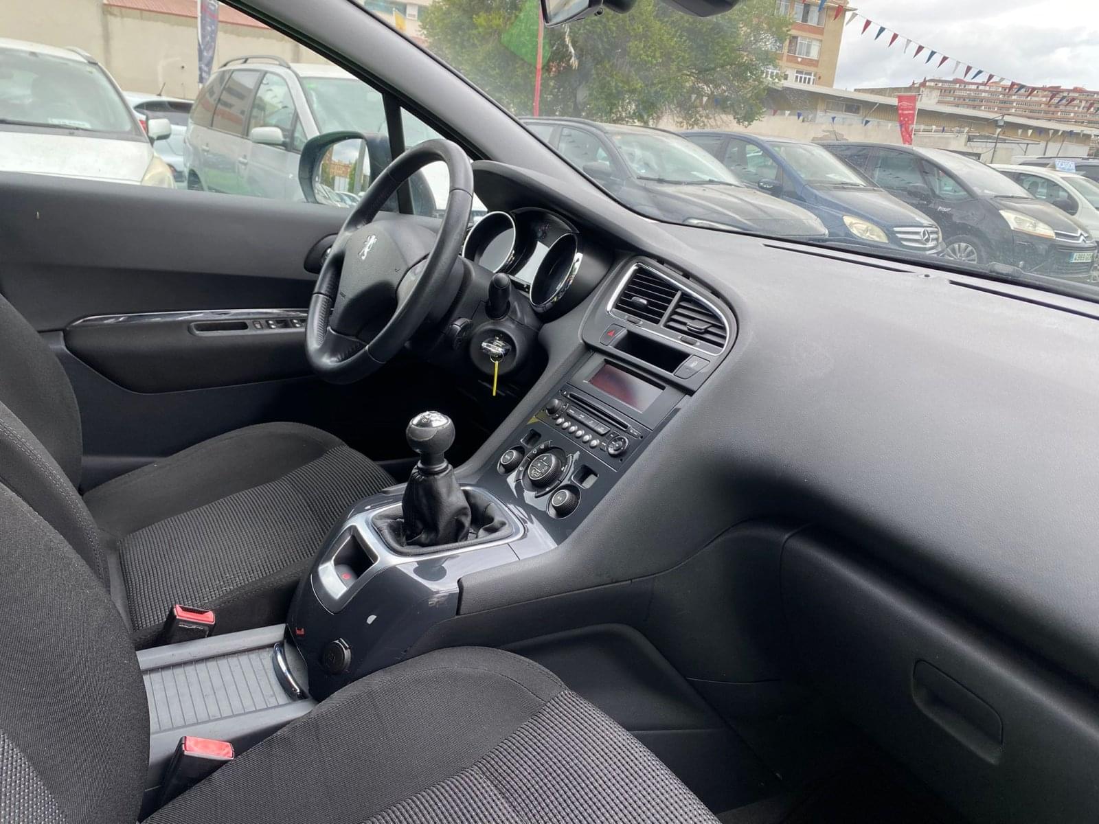PEUGEOT 5008 1.6 156CV 12 