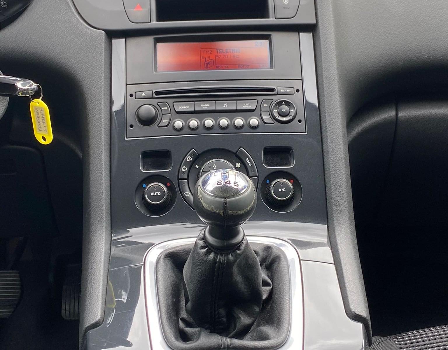 PEUGEOT 5008 1.6 156CV 14 