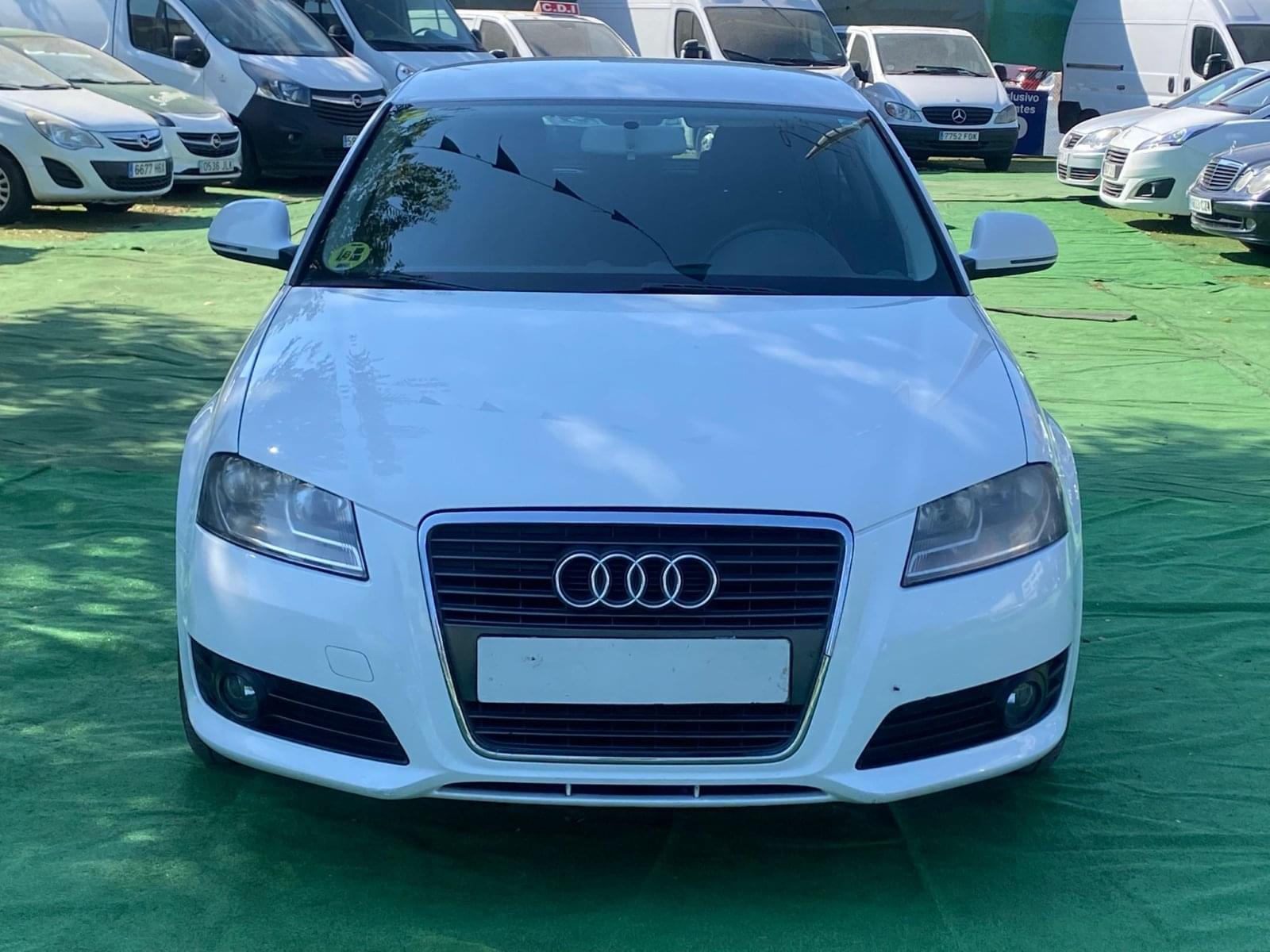 AUDI A3 1.6 105CV 2 