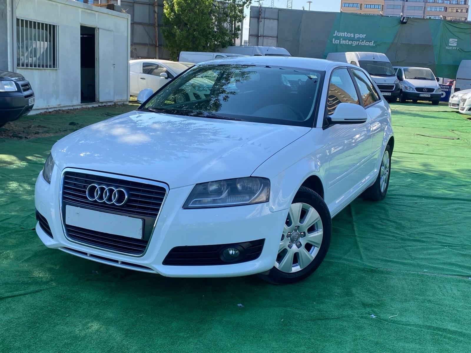 AUDI A3 1.6 105CV 4 