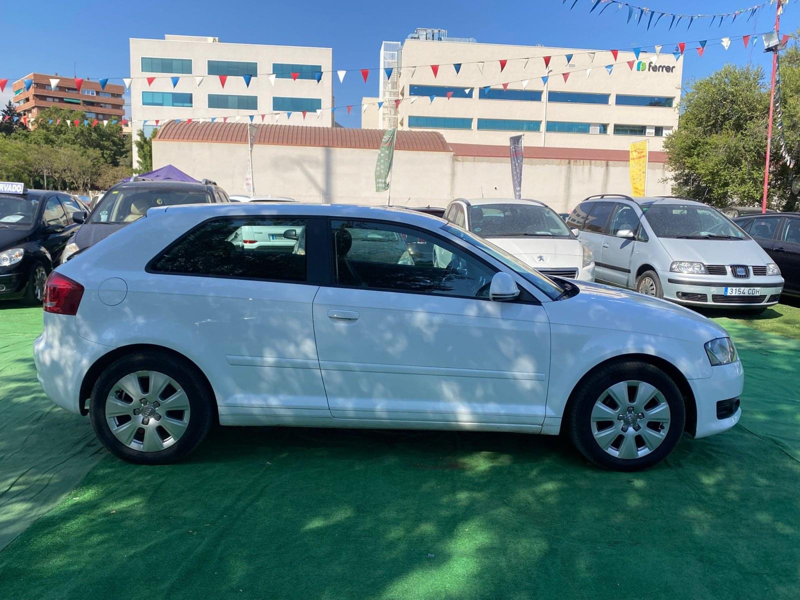AUDI A3 1.6 105CV 5 