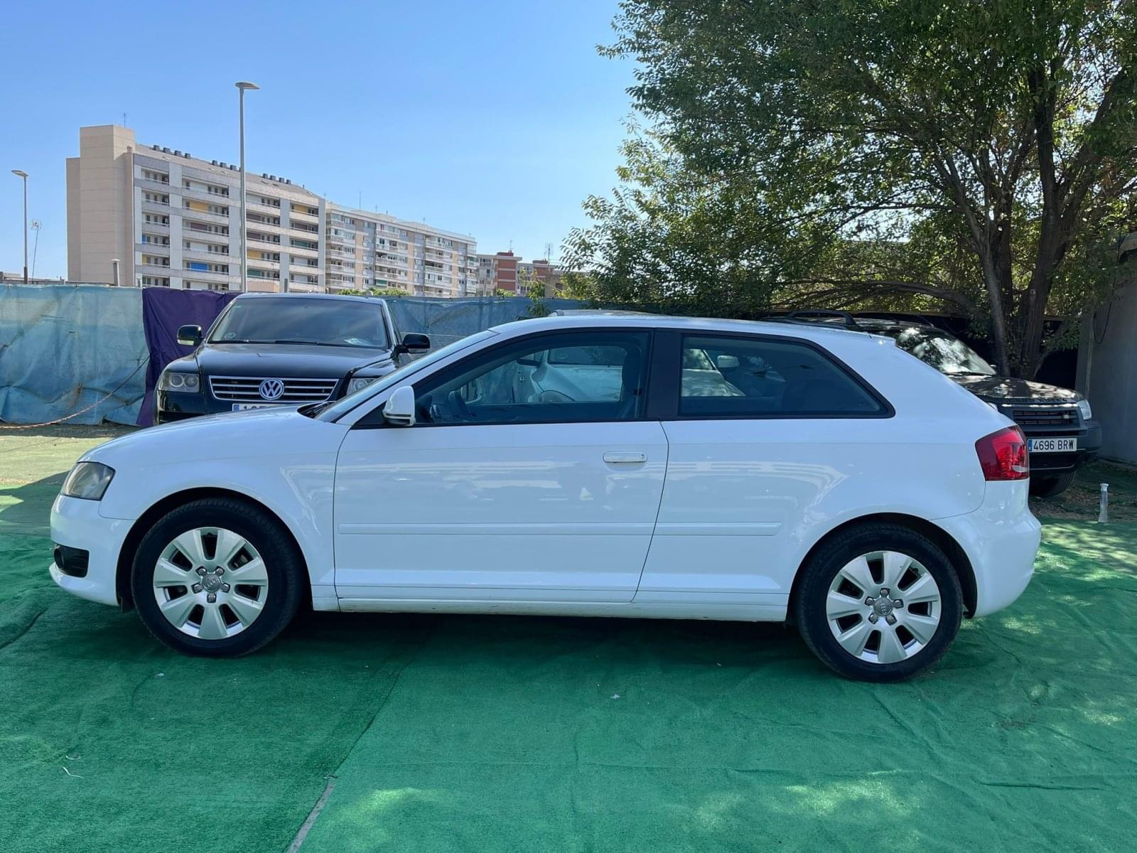 AUDI A3 1.6 105CV 6 