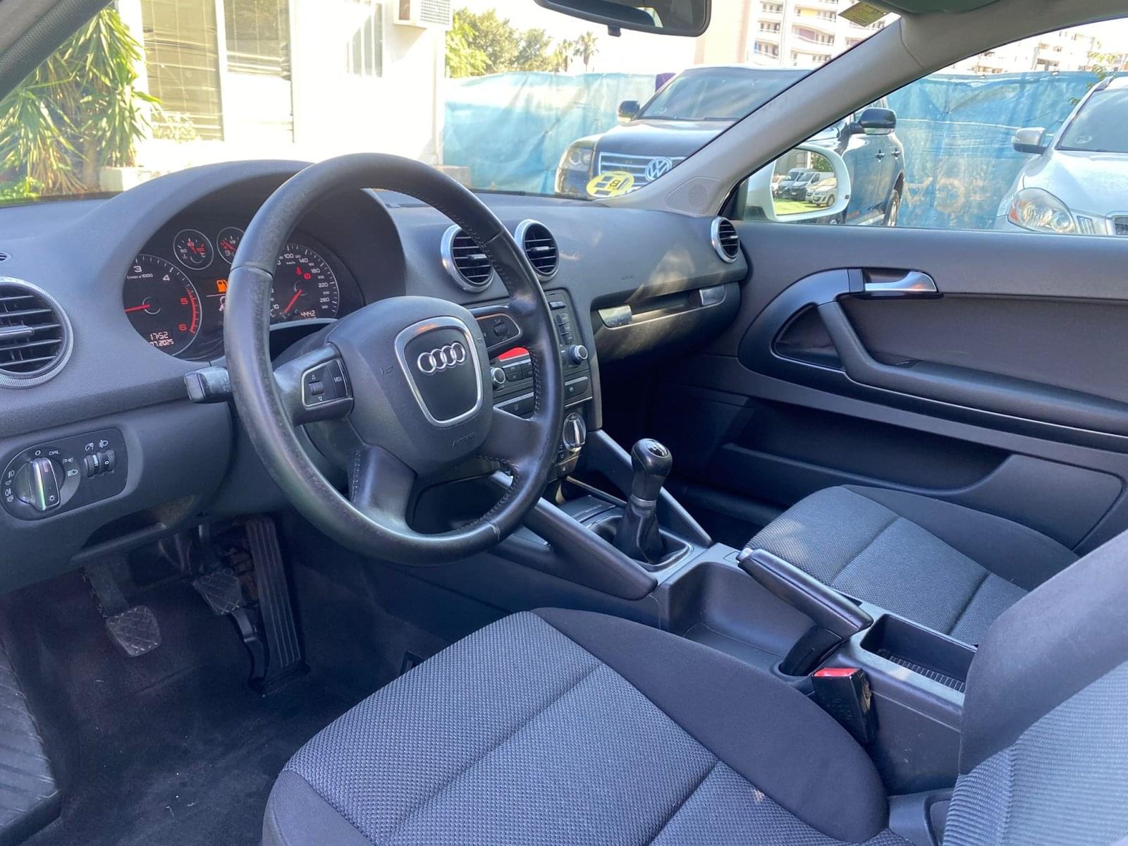 AUDI A3 1.6 105CV 7 