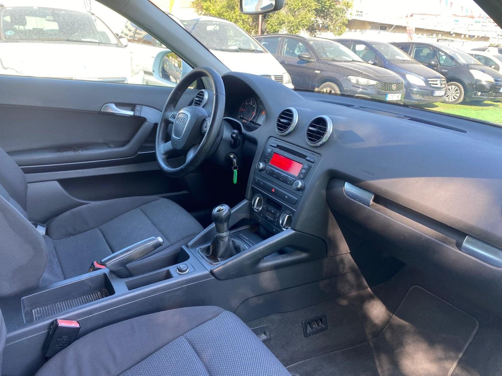 AUDI A3 1.6 105CV 9 