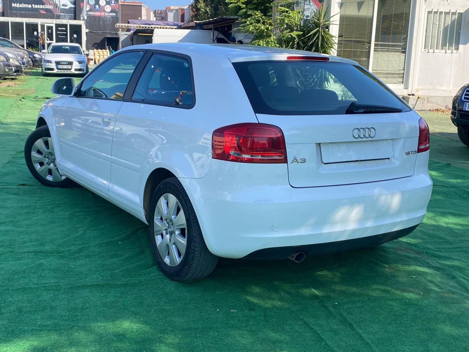 AUDI A3 1.6 105CV 19 
