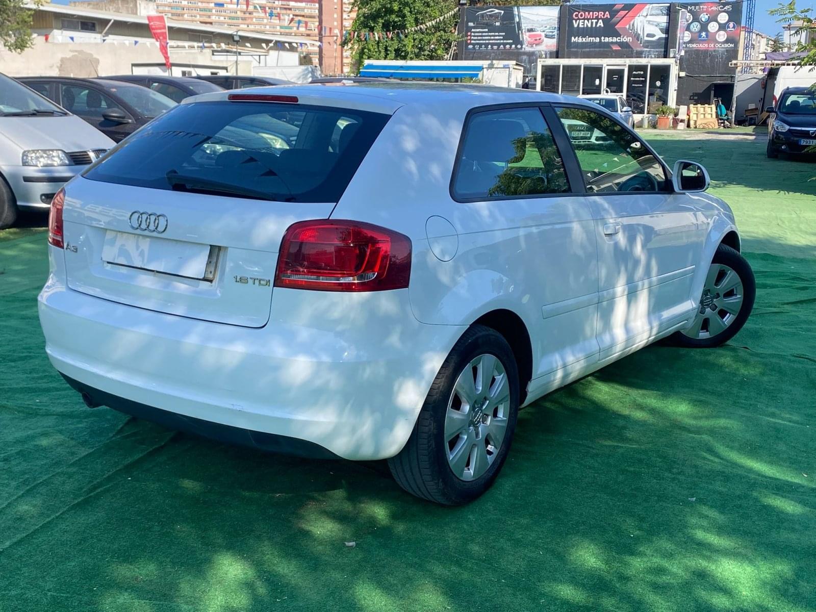 AUDI A3 1.6 105CV 18 