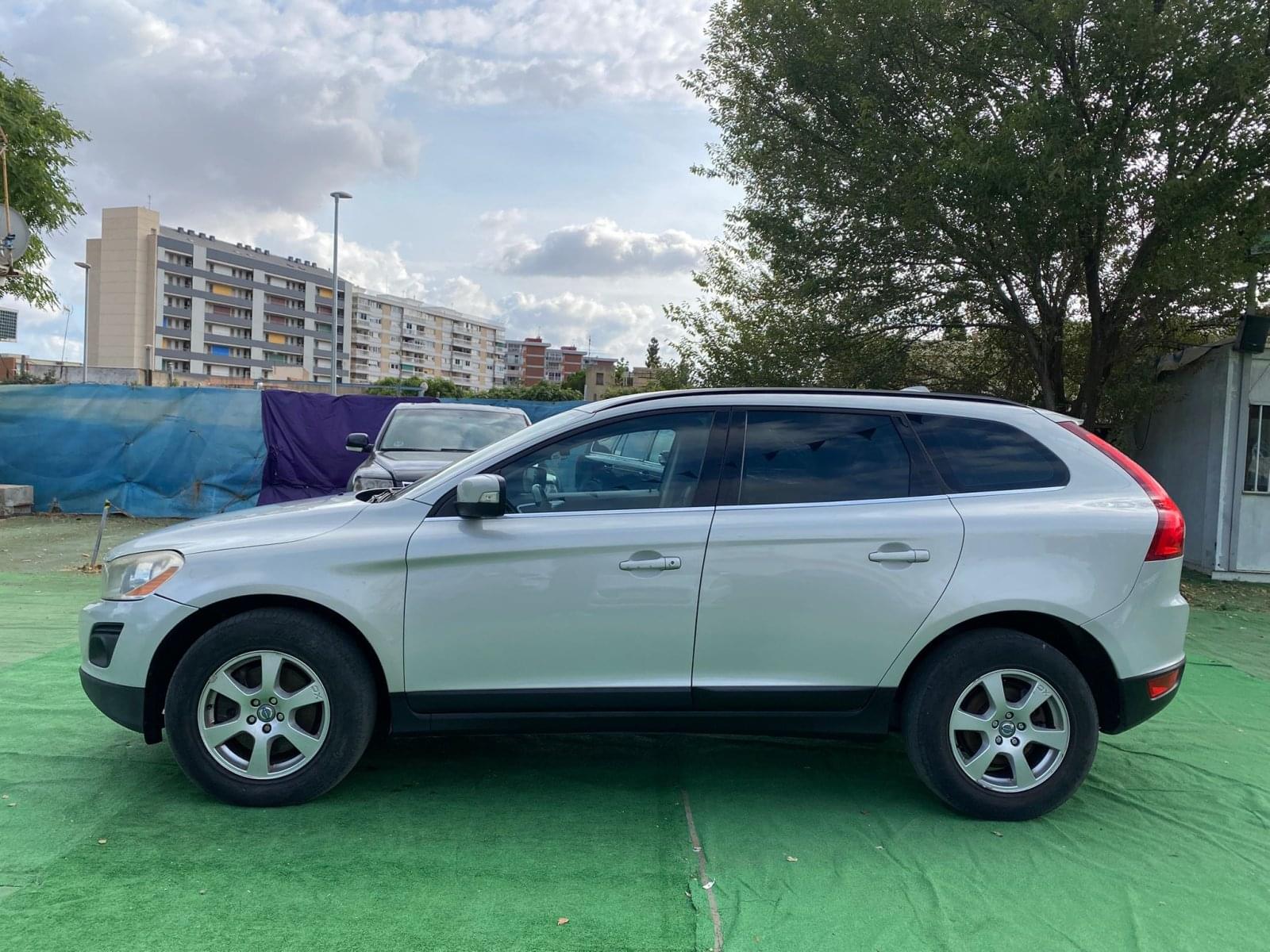 VOLVO XC60 2.4 205CV AWD KINETIC AUTO 6 