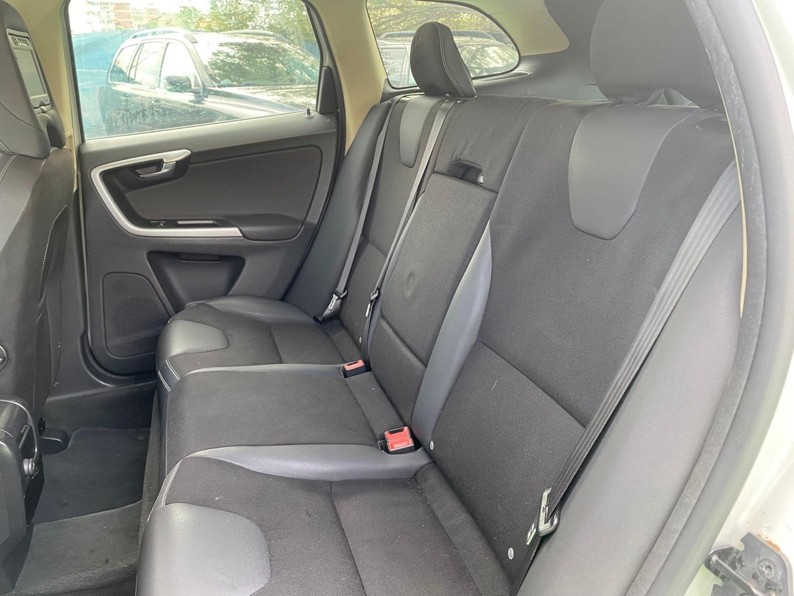 VOLVO XC60 2.4 205CV AWD KINETIC AUTO 18 