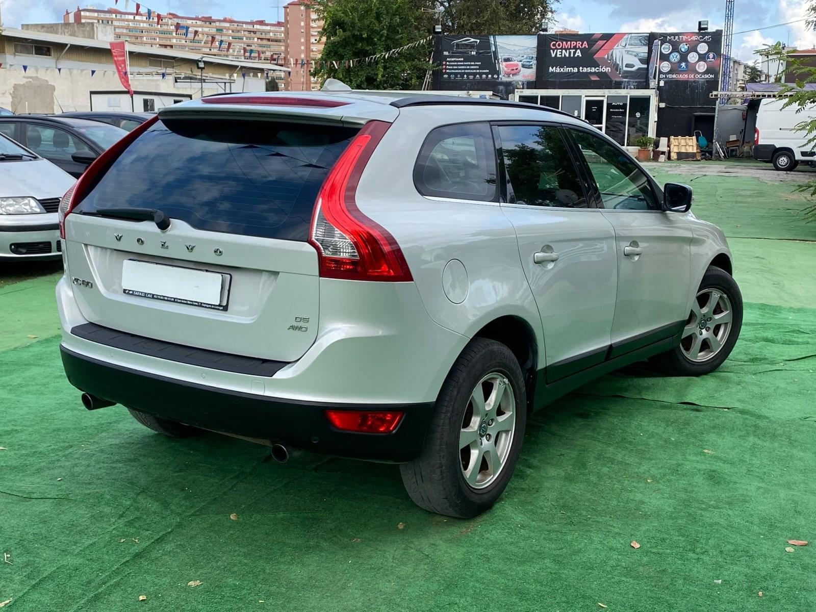 VOLVO XC60 2.4 205CV AWD KINETIC AUTO 19 