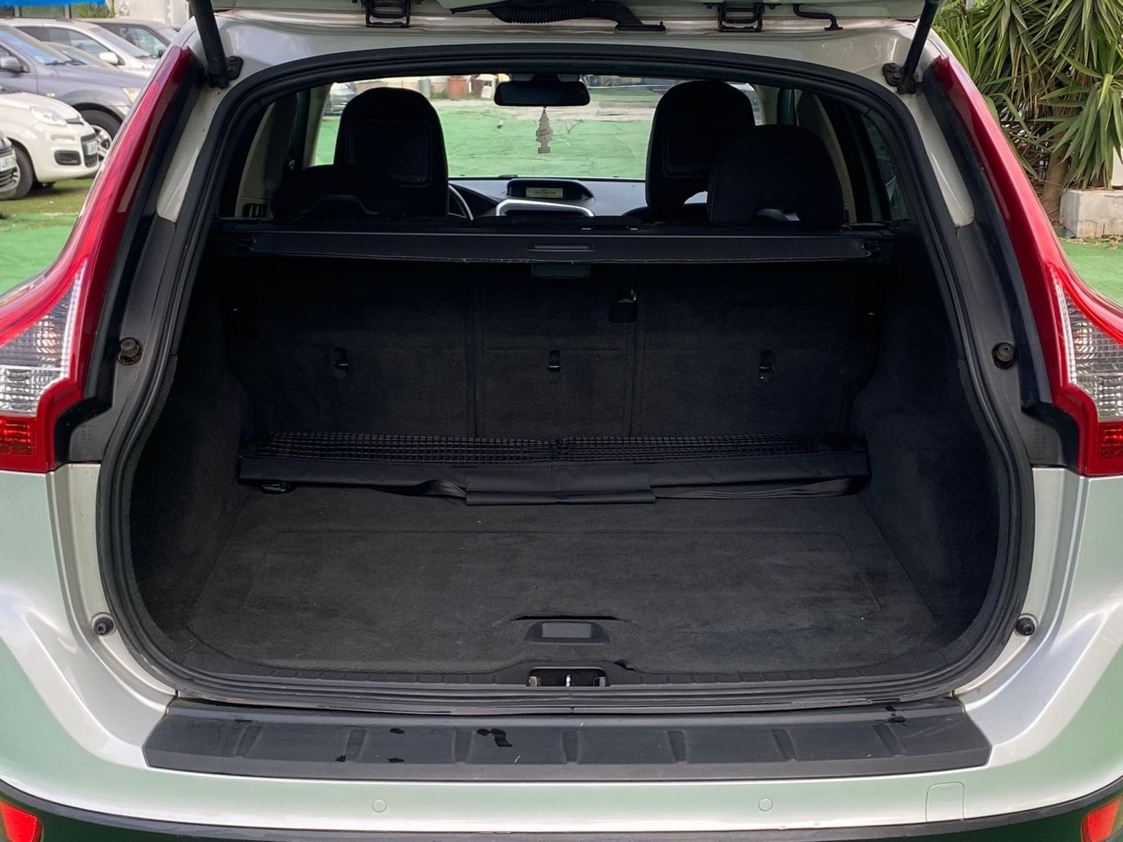 VOLVO XC60 2.4 205CV AWD KINETIC AUTO 21 