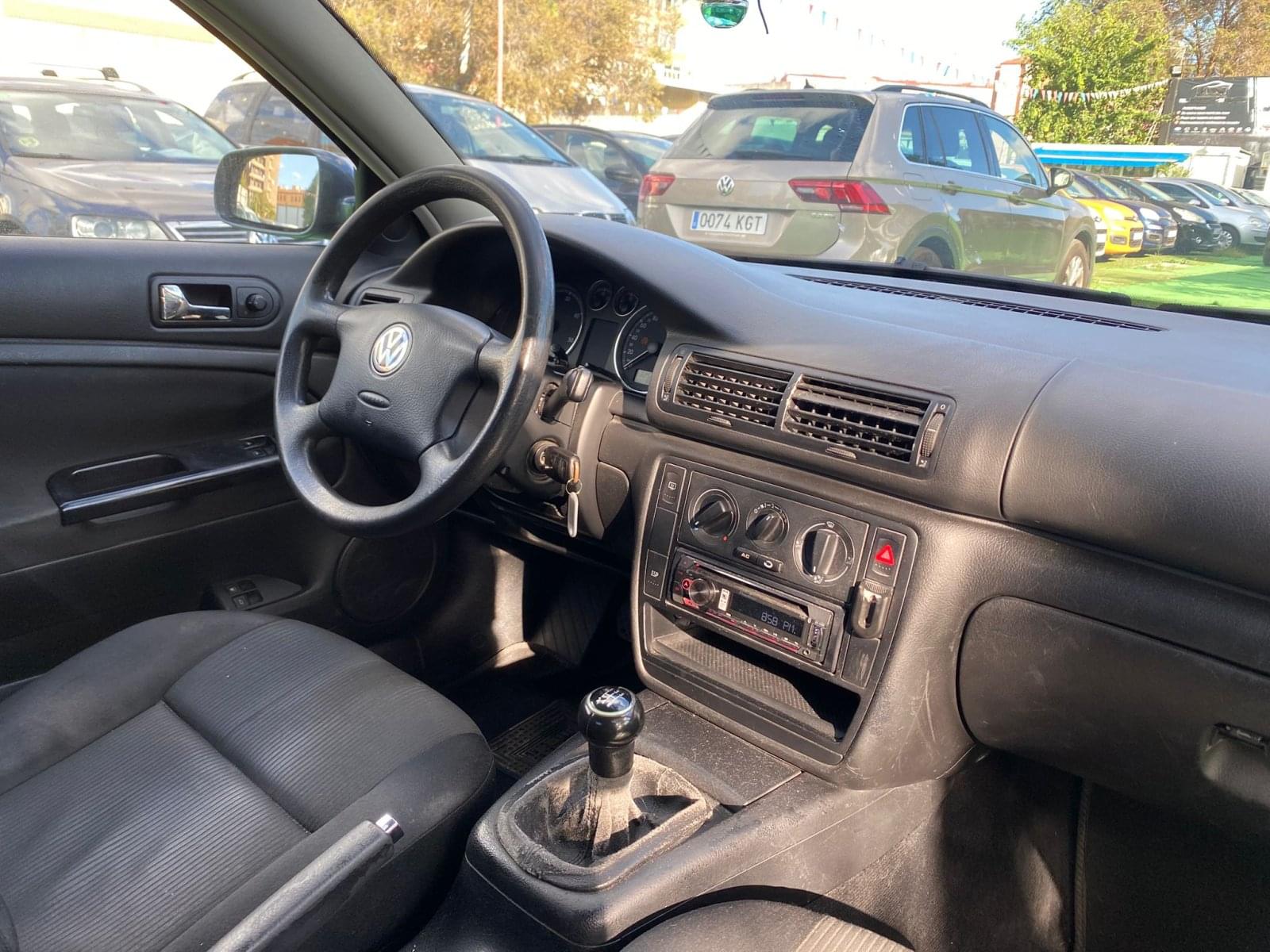 VOLKSWAGEN PASSAT 1.9 100CV 11 