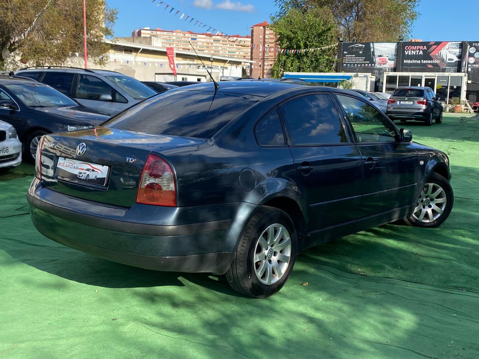 VOLKSWAGEN PASSAT 1.9 100CV 17 