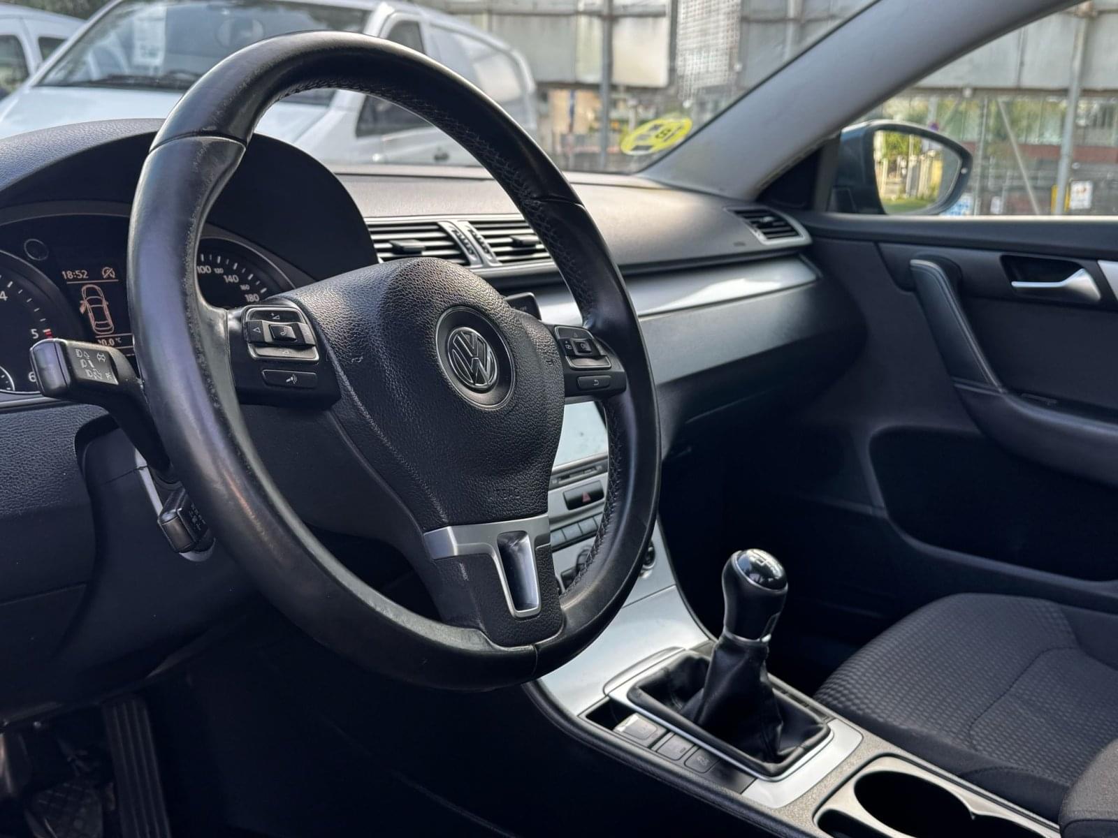 VOLKSWAGEN PASSAT 1.6 TDI 105cv Advance Bluemotion Tech