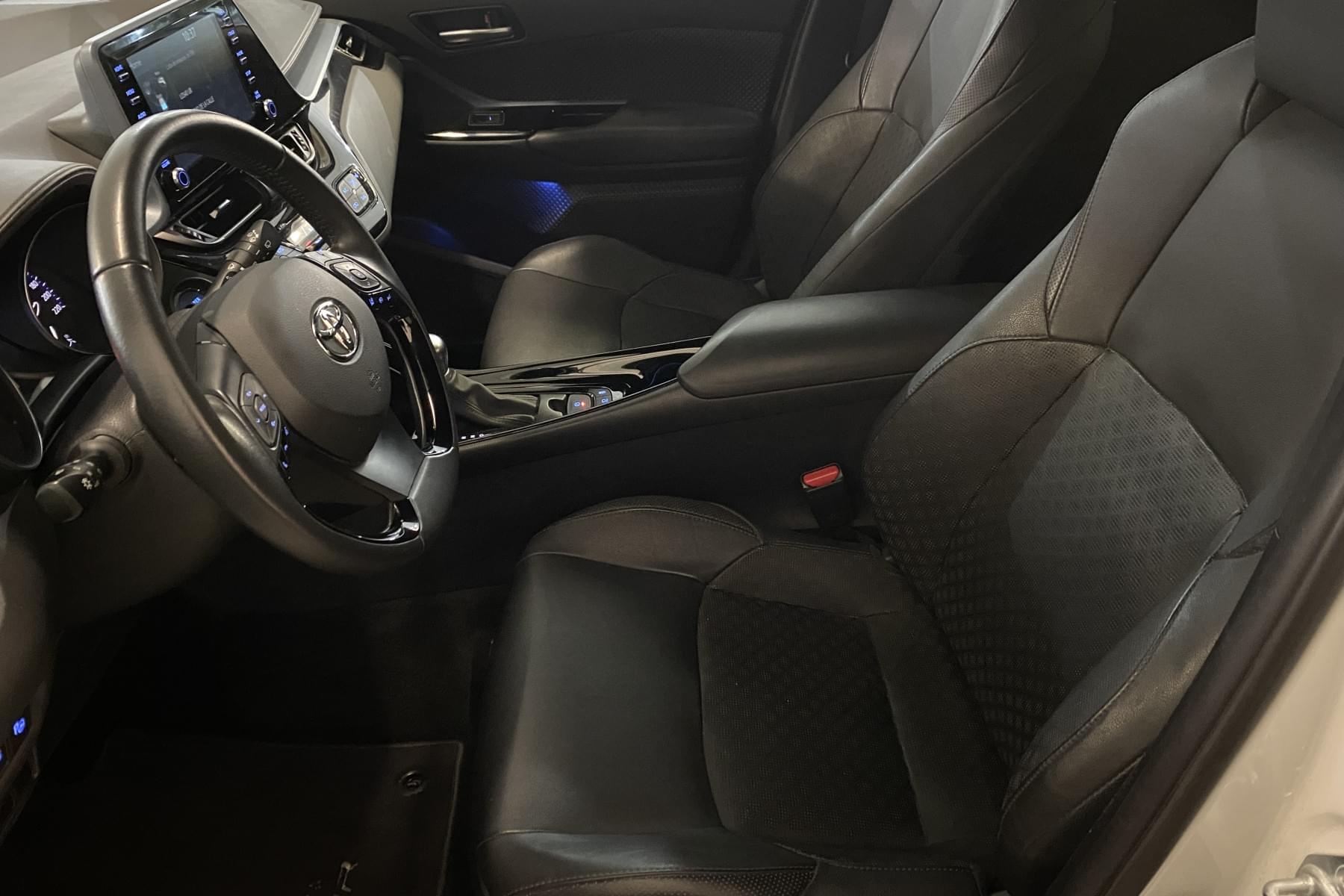 TOYOTA CHR 13 