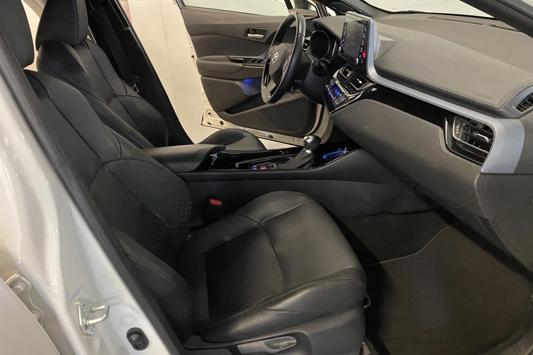 TOYOTA CHR 12 