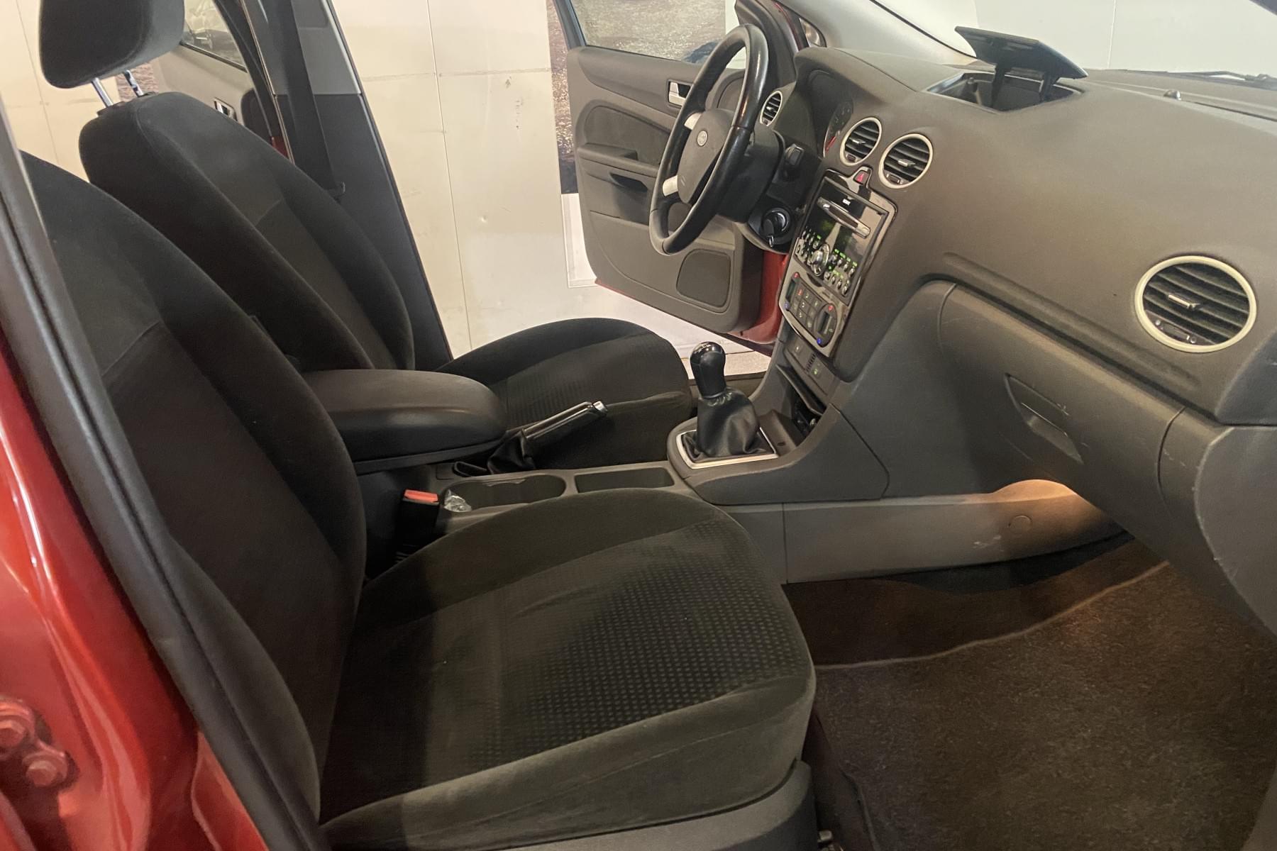 FORD FOCUS 1.6Ti VCT Trend 9 