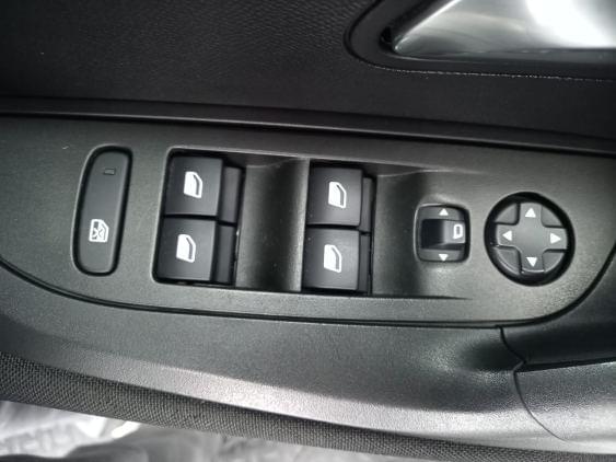 PEUGEOT 2008 de segunda mano