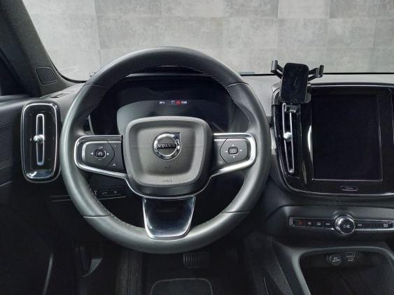 VOLVO XC40 de segunda mano