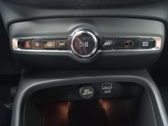 VOLVO XC40 de segunda mano