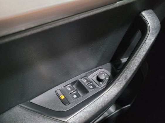 SKODA KAROQ 2.0 TDI 150cv DSG 4X4 Ambition 2020 de segunda mano