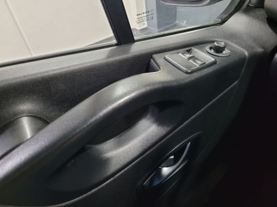 RENAULT TRAFIC Furgón 27 L1H1 Energy BluedCi 88 kW 2021 de segunda mano