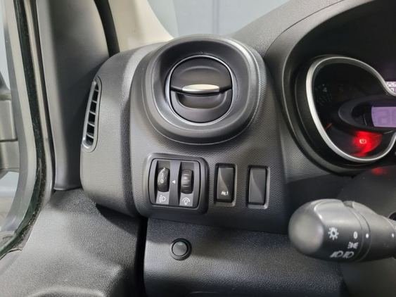 RENAULT TRAFIC Furgón 27 L1H1 Energy BluedCi 88 kW 2021 de segunda mano