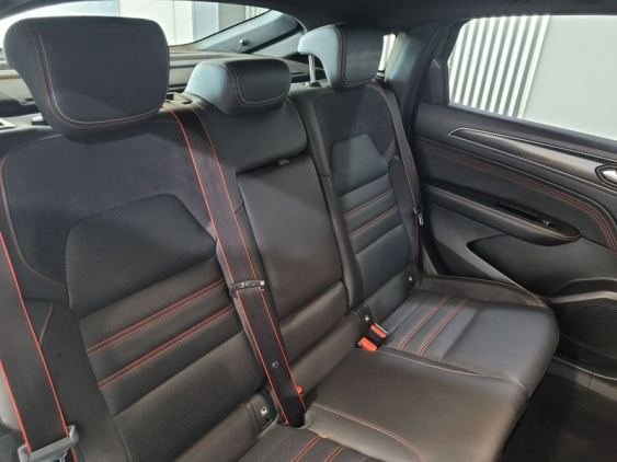 RENAULT ARKANA 1.3 TCe 140cv EDC Microhíbrido RS Line 2022 de segunda mano