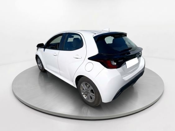 TOYOTA YARIS 1.5 120H Business Plus 85kW 5P 2024 de segunda mano