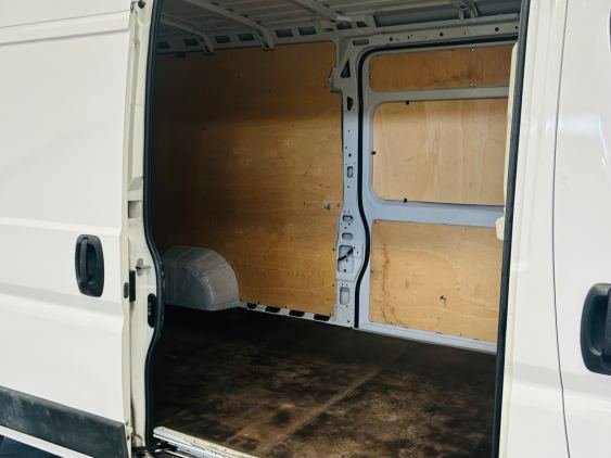 FIAT DUCATO 33 Medio Techo Alto 2.0 Mjet 85kW (115CV 2018 de segunda mano