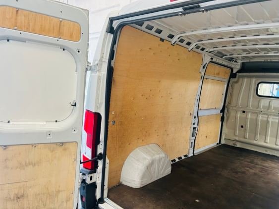 FIAT DUCATO 33 Medio Techo Alto 2.0 Mjet 85kW (115CV 2018 de segunda mano