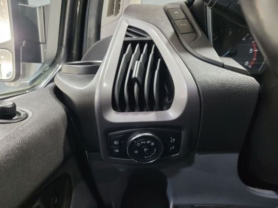 FORD TRANSIT CUSTOM Kombi 2.0 TDCI 130cv 310 L1 Ambiente 2017 de segunda mano
