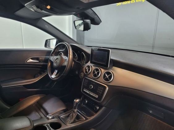 MERCEDES CLA 200 d 2018 de segunda mano