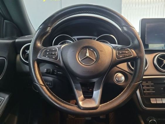 MERCEDES CLA 200 d 2018 de segunda mano