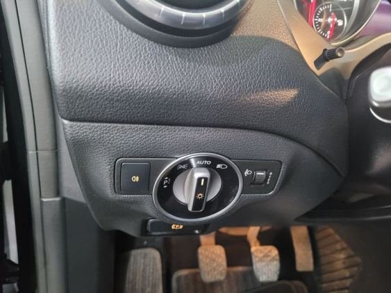 MERCEDES CLA 200 d 2018 de segunda mano