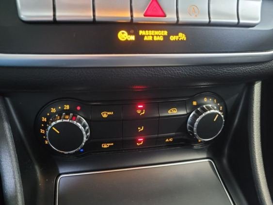 MERCEDES CLA 200 d 2018 de segunda mano