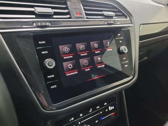 VOLKSWAGEN TIGUAN 1.4 TSI eHybrid 245cv DSG Life 2021 de segunda mano